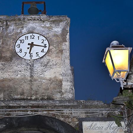 مبيت وإفطار أفيرسا Castello Di Casapozzano المظهر الخارجي الصورة